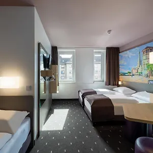 - Mitte Hotel Düsseldorf